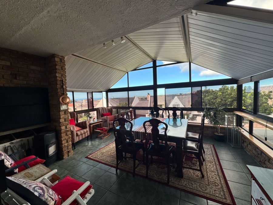 5 Bedroom Property for Sale in Stilbaai Wes Western Cape